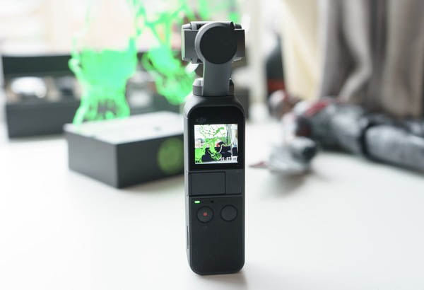 dji-osmo-pocket-vlogging-camera